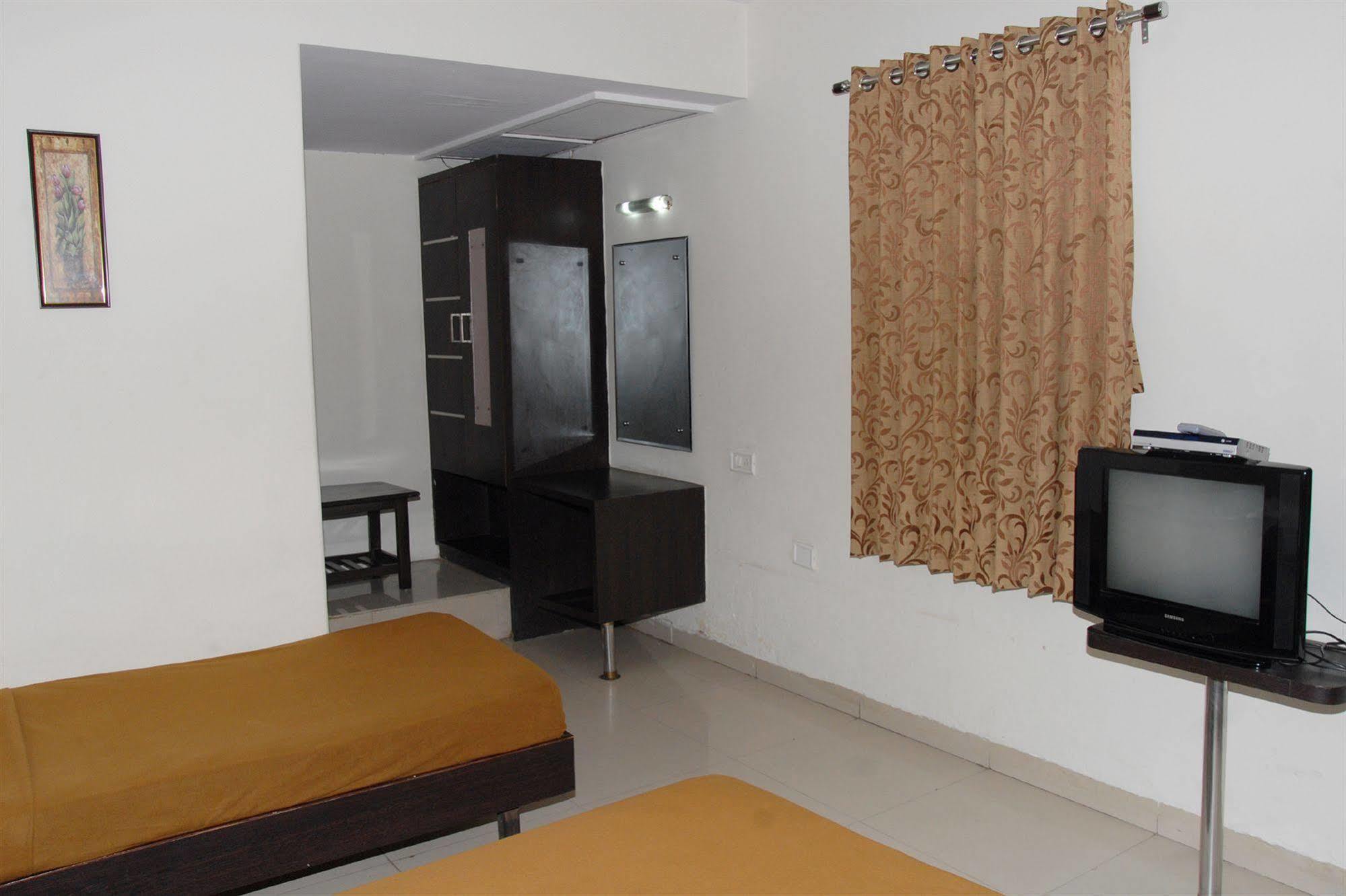 Hotel Enzo International Bangalore Luaran gambar