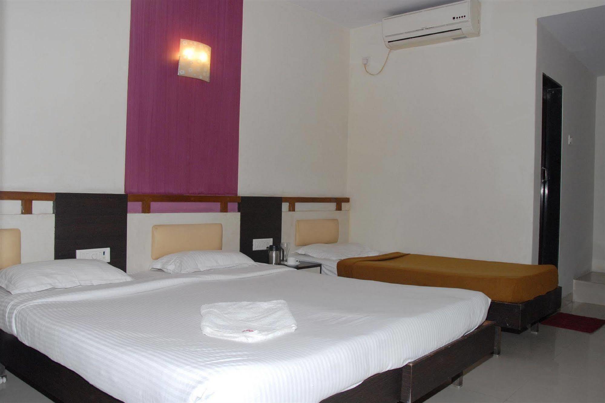 Hotel Enzo International Bangalore Luaran gambar