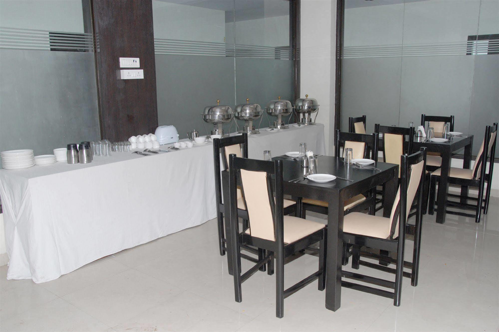 Hotel Enzo International Bangalore Luaran gambar