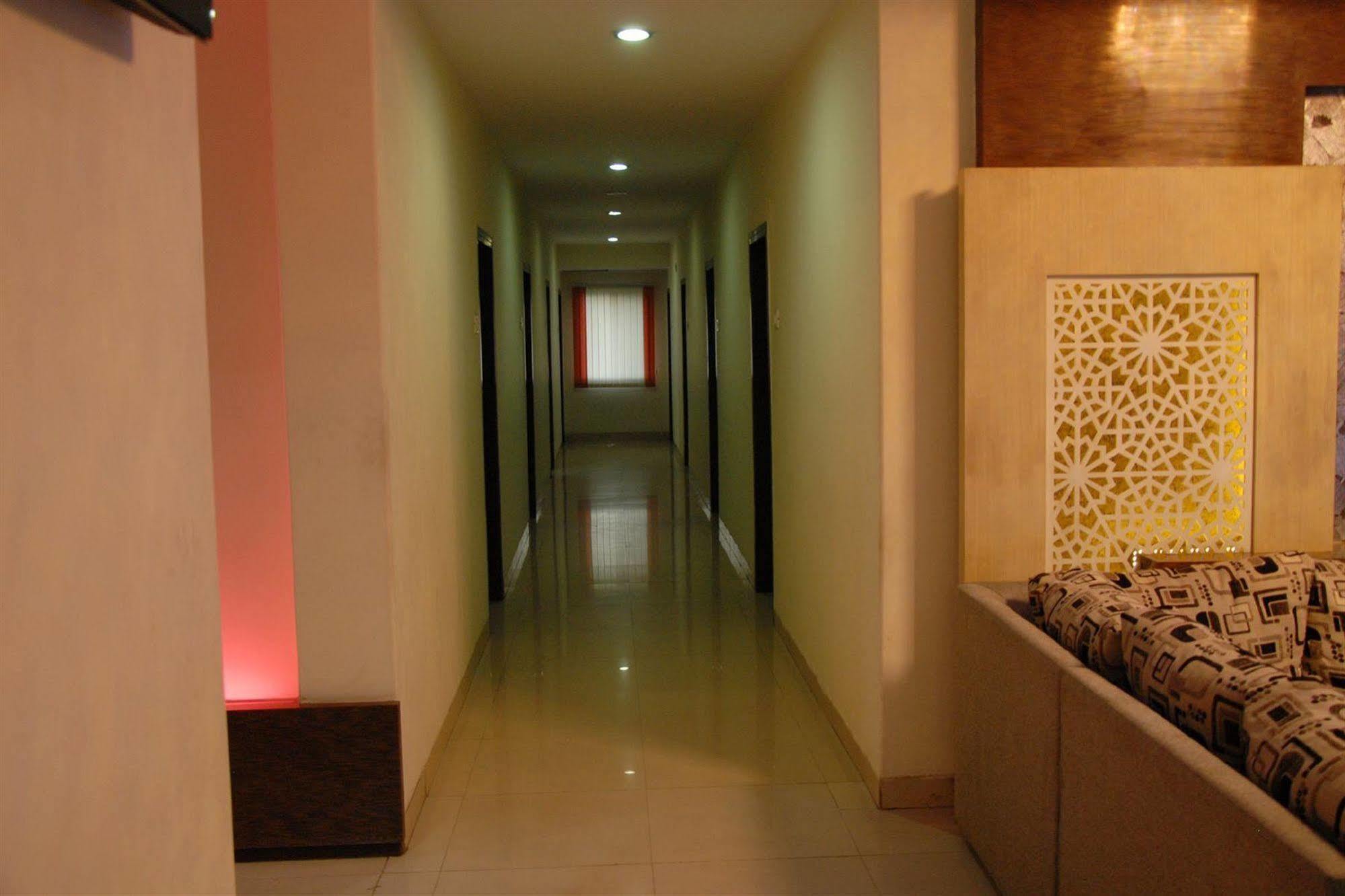 Hotel Enzo International Bangalore Luaran gambar